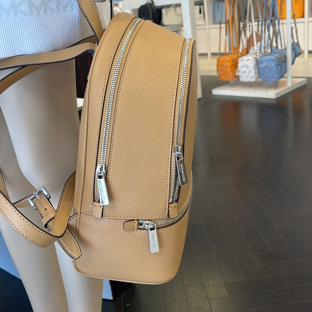 MICHAEL KORS Rhea Medium Pebbled Leather Zip Backpack
PEANUT
NWT MK - Picture 12 of 16